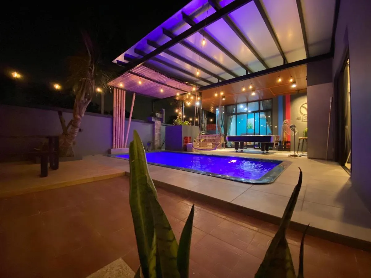 The Riimbun Villa, جوهر بهرو 0*,